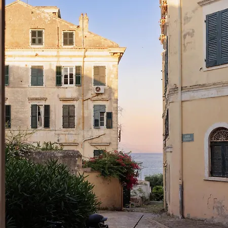 Dousmani Old Town Apartment *