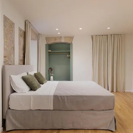 Dousmani Old Town Apartment