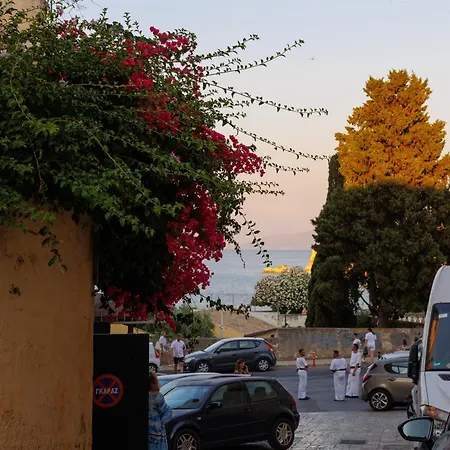 Dousmani Old Town Апартаменты *